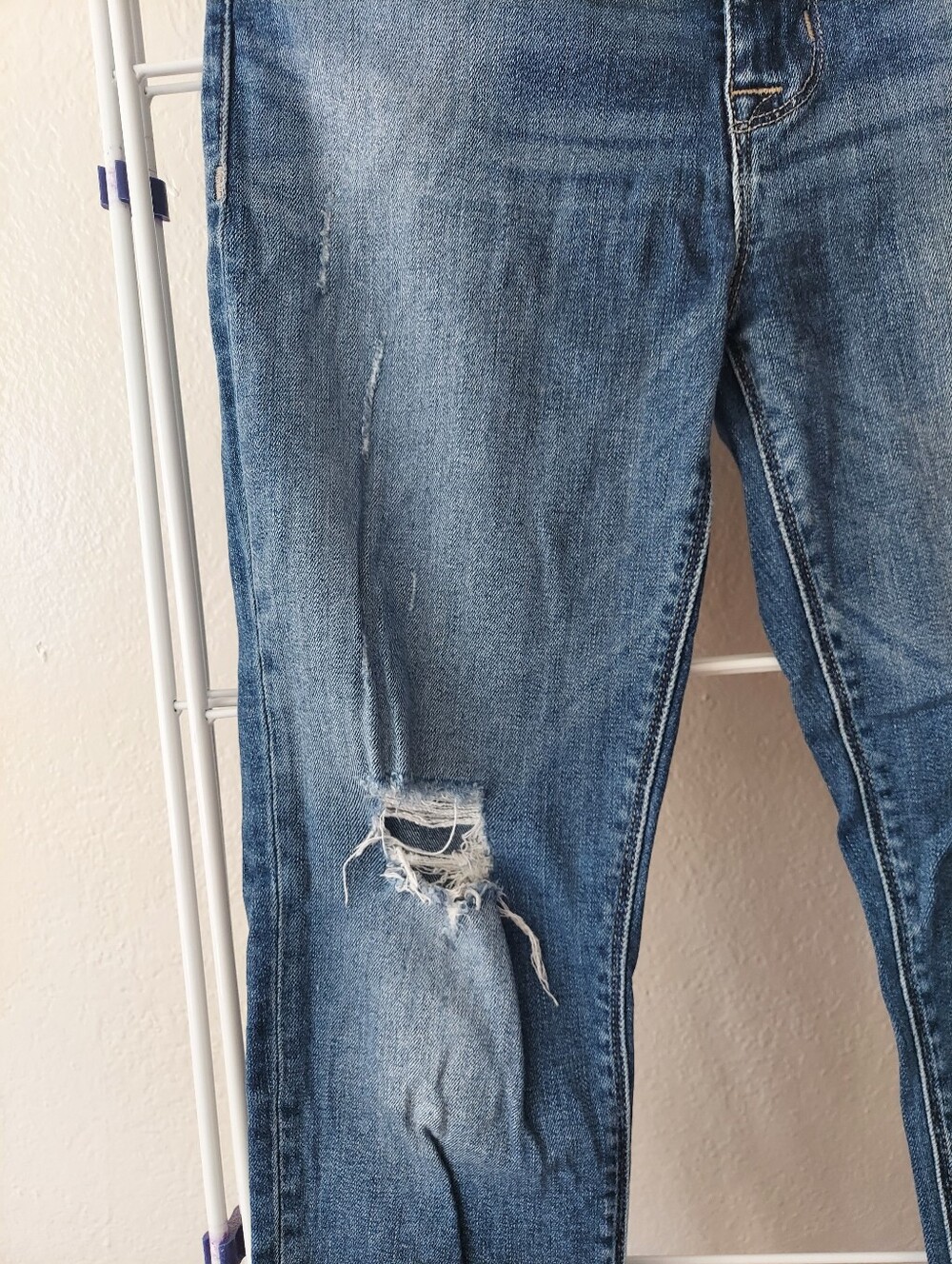Hudson Ripped Skinny Ankle Jeans - Picture 7 of 8
